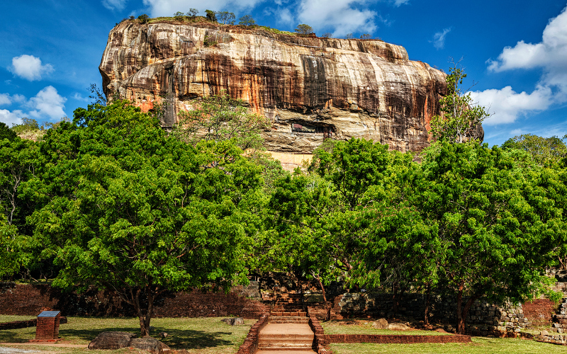 DAY 04- (KANDY / SIGIRIYA)